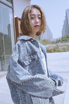 青青河边草下一句